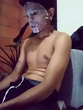 SkinniYamo online show from May 20, 3:56 am