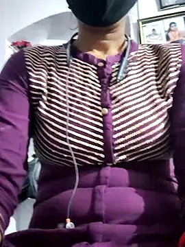 Snapshot of Hot-Rubyy chatting on December 1, 9:14 am Hot-Rubyy online show from December 1, 9:14 am