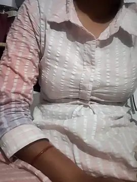 Hot-Rubyy online show from April 7, 6:30 pm