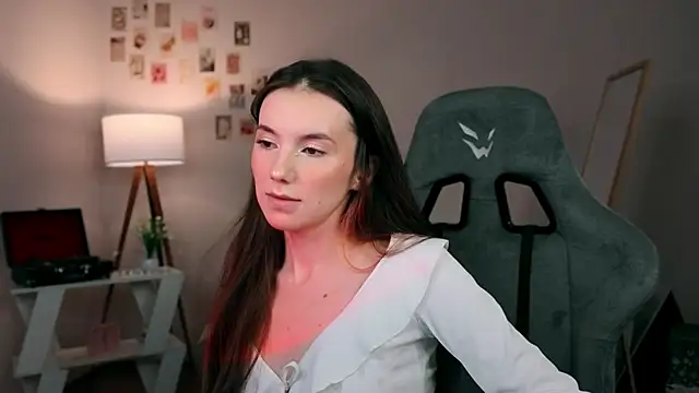 Snapshot of yourfrenchteacher chatting on December 5, 4:21 am yourfrenchteacher online show from December 5, 4:21 am