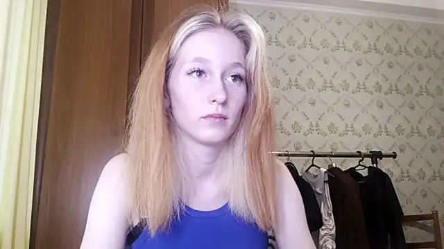 LisaKacitaa online show from October 27, 12:31 pm