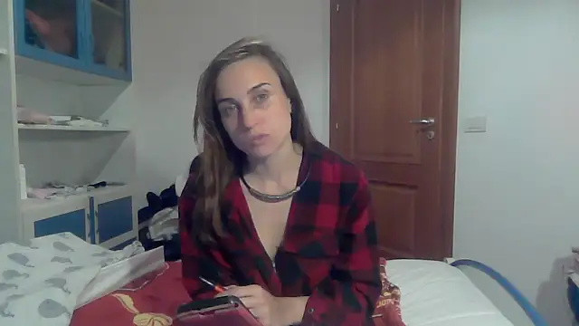 SinnEmily online show from April 18, 4:33 pm