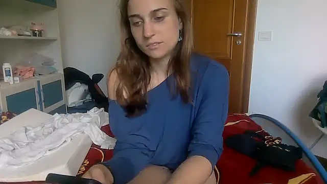 Snapshot of SinnEmily chatting on April 29, 1:37 pm SinnEmily online show from April 29, 1:37 pm