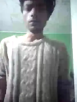 Snapshot of Luckysucks chatting on November 2, 3:03 pm Luckysucks online show from November 2, 3:03 pm