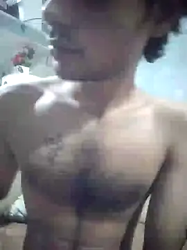 Snapshot of Luckysucks chatting on November 4, 2:32 am Luckysucks online show from November 4, 2:32 am