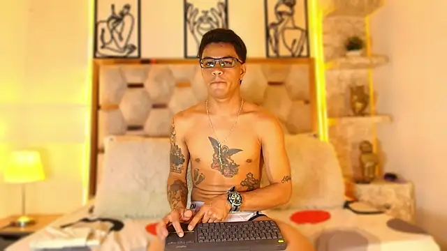 Andrew Haalls online show from November 13, 7:57 pm