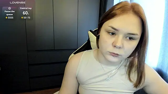 sophia lix online show from March 6, 3:58 am