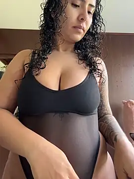 SugarTroubl33 online show from March 20, 1:05 pm