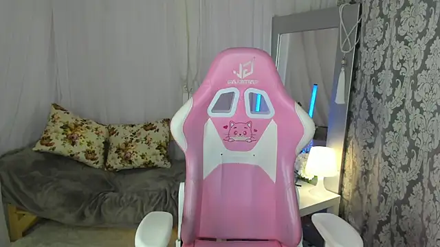 May Yam online show from April 13, 1:00 am