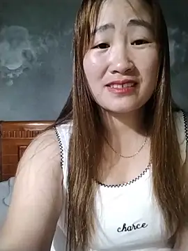 Snapshot of emini-xx chatting on May 18, 7:47 am emini-xx online show from May 18, 7:47 am