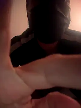 Snapshot of AlztaClouds chatting on December 4, 10:29 pm AlztaClouds online show from December 4, 10:29 pm