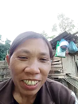 bella-la online show from November 15, 9:39 am