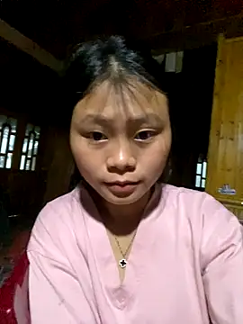 Snapshot of Sophia-123 chatting on October 31, 11:28 pm Sophia-123 online show from October 31, 11:28 pm