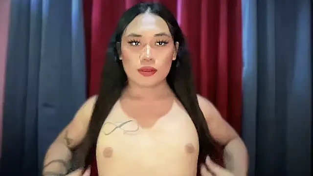 Snapshot of untouchable_mia chatting on November 6, 5:30 am untouchable mia online show from November 6, 5:30 am