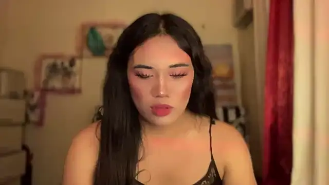 Snapshot of untouchable_mia chatting on December 2, 1:28 pm untouchable mia online show from December 2, 1:28 pm