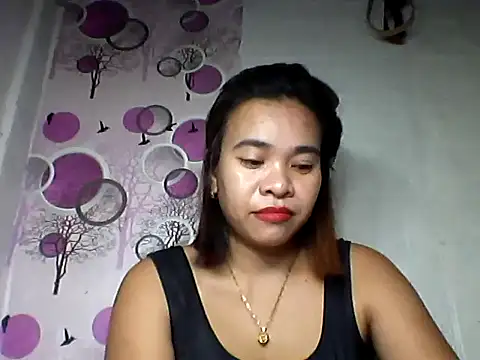 Snapshot of Honeyjean_30 chatting on October 27, 2:43 pm Honeyjean 30 online show from October 27, 2:43 pm