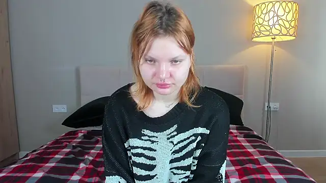 babyyullii online show from April 24, 1:41 am