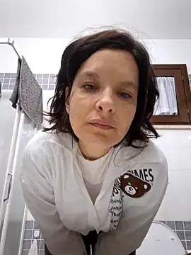 Piediniecollant online show from November 11, 5:40 am