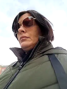 Piediniecollant online show from March 18, 11:13 am