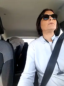 Piediniecollant online show from April 15, 10:00 am