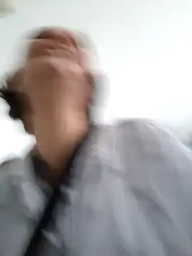 Piediniecollant online show from April 21, 10:21 am