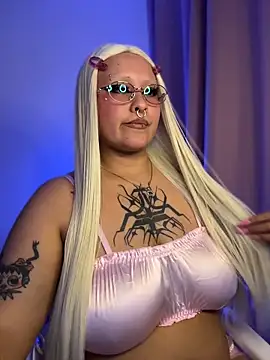 pinkbaddie777 online show from April 22, 2:36 am