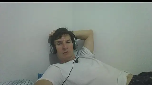 carliesexyman online show from November 28, 12:57 am