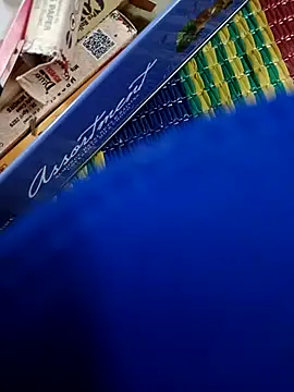 Laal Parilove online show from November 29, 10:02 pm