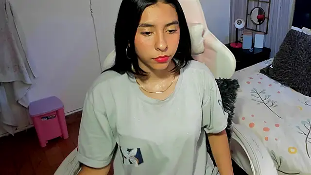 shirley sweet  online show from October 31, 7:48 pm