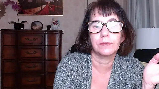 Snapshot of BigbustedBrenda chatting on December 2, 6:36 pm BigbustedBrenda online show from December 2, 6:36 pm