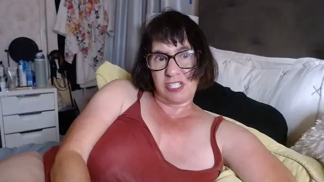 Snapshot of BigbustedBrenda chatting on May 30, 1:03 am BigbustedBrenda online show from May 30, 1:03 am