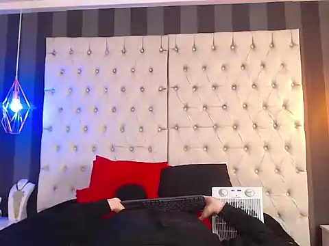 Camile Petite online show from November 6, 7:26 pm