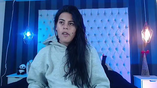 Camile Petite online show from November 15, 8:38 pm