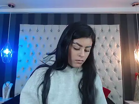 Camile Petite online show from November 27, 8:11 pm