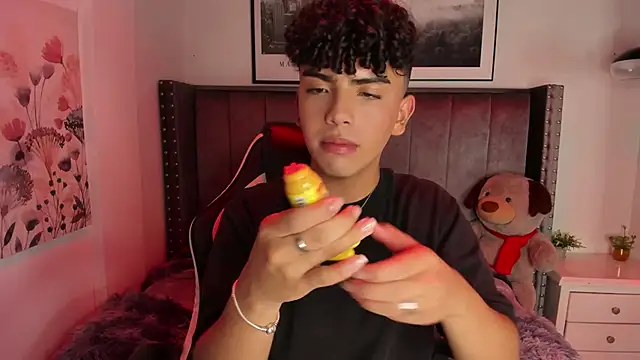 Niick Twiink online show from December 5, 7:54 pm