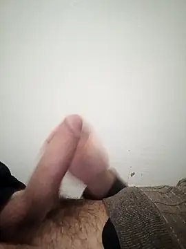 Snapshot of Fa7l1995 chatting on February 12, 12:38 am Fa7l1995 online show from February 12, 12:38 am