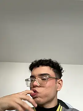 Matthew Foxx  online show from October 30, 6:30 pm