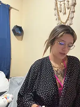 xsuusy online show from October 28, 10:01 pm