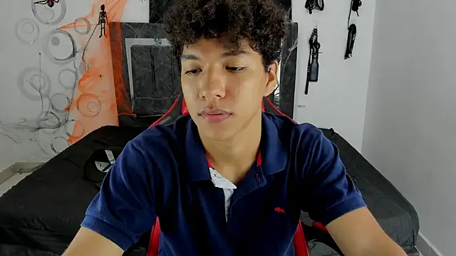 Snapshot of Maximiliano_Khalil chatting on October 30, 7:47 pm Maximiliano Khalil online show from October 30, 7:47 pm