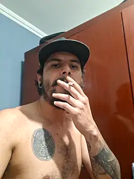 Snapshot of LizAnd182 chatting on October 28, 1:09 am LizAnd182 online show from October 28, 1:09 am