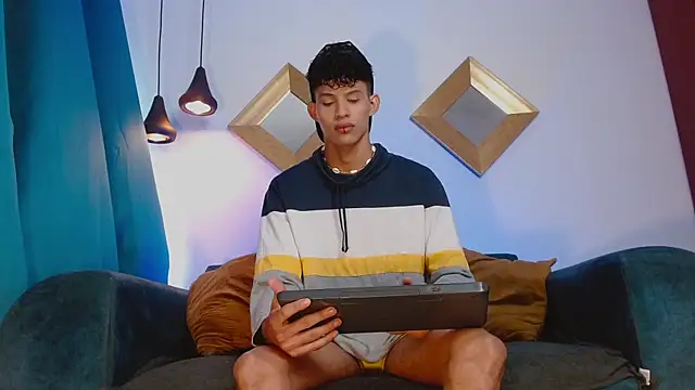 KamiSuarez online show from November 1, 1:13 pm