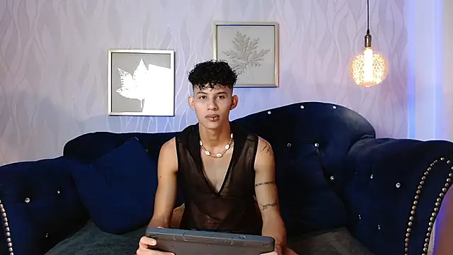 KamiSuarez online show from November 3, 1:23 pm