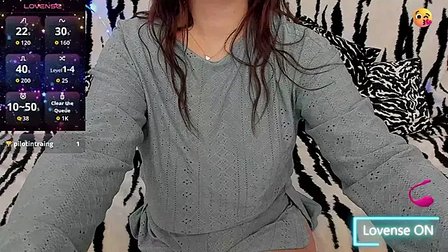 GlowMimi online show from November 2, 10:45 pm