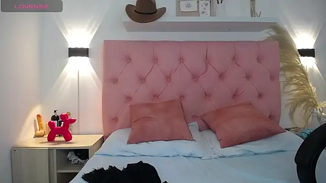 victoria 243 online show from December 15, 5:55 am