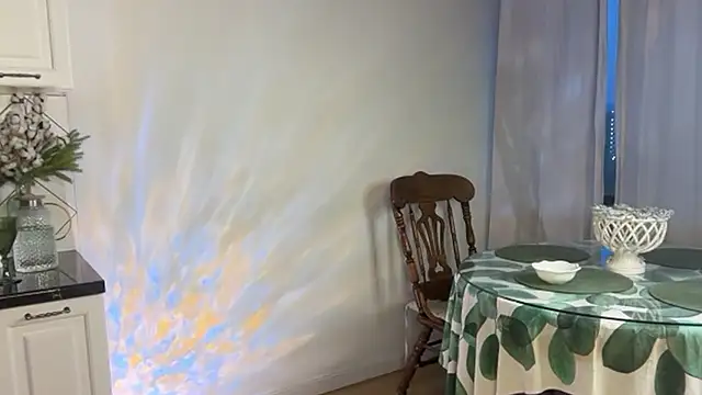 Lisa Graham online show from December 2, 5:46 am