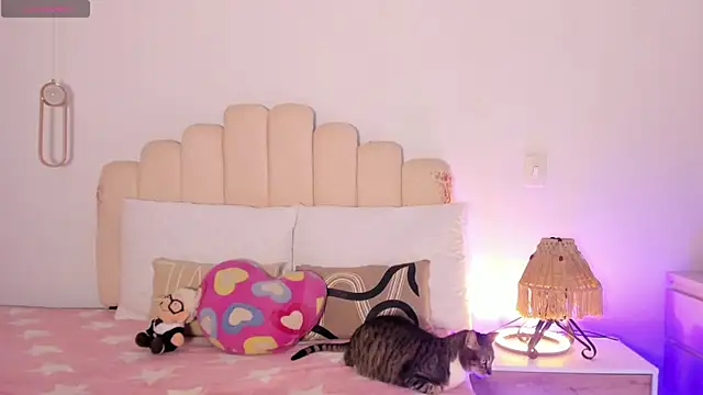 Manelyk  moon online show from November 20, 9:14 pm