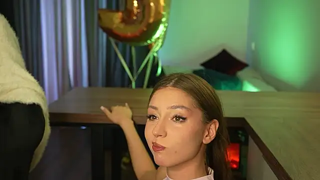 Cleose online show from April 1, 7:09 am