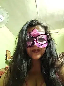 Snapshot of LOVE__RANI chatting on June 19, 7:56 am LOVE RANI online show from June 19, 7:56 am