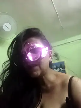 Snapshot of LOVE__RANI chatting on June 20, 4:15 am LOVE RANI online show from June 20, 4:15 am