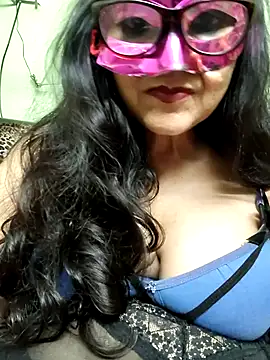 Snapshot of LOVE__RANI chatting on August 2, 6:06 pm LOVE RANI online show from August 2, 6:06 pm